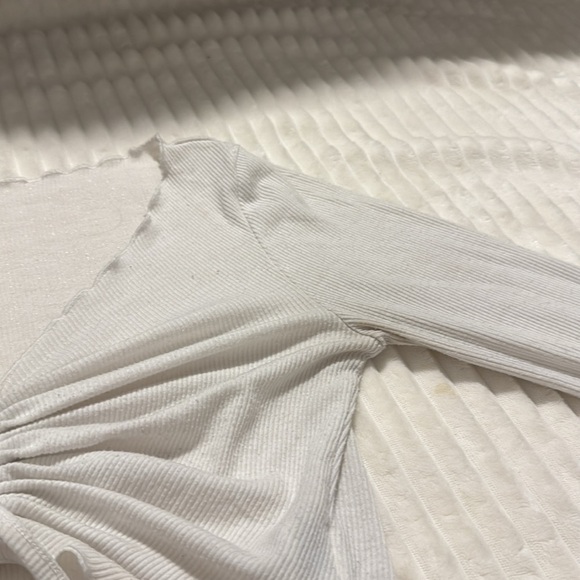 front scrunch long sleeve - Picture 3 of 4